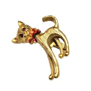 Wiggling cat pin